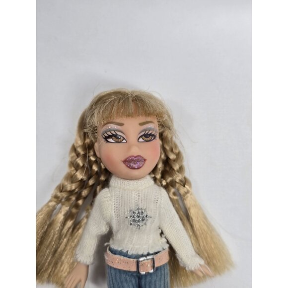 2004 Lil Bratz Sno Fun Ailani MGA Entertainment Different Outfit Mini Doll READ - Picture 2 of 14